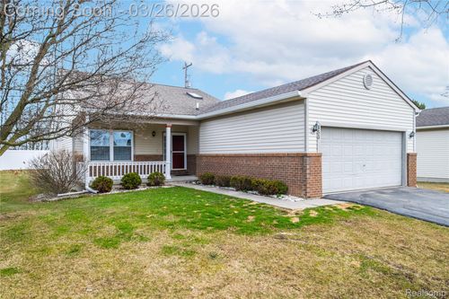 453 Pagels Ct, Grand Blanc, MI, 48439-2424 | Card Image