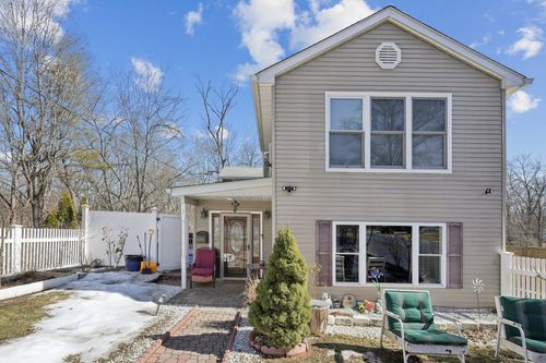 5 Lark St, Washingtonville, NY, 10992-1124 | Card Image