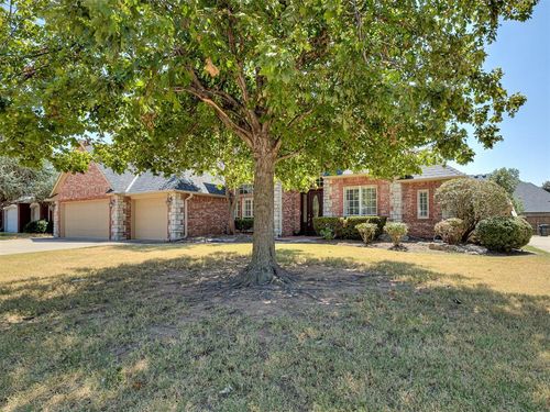 4510 None Harrogate Dr, Norman, OK, 73072 | Card Image
