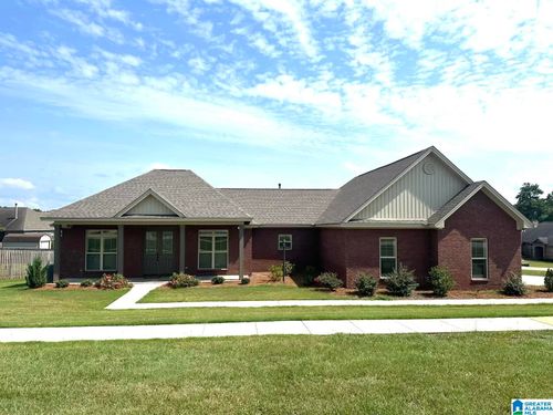 215 Village Trl, Wetumpka, AL, 36093-2882 | Card Image