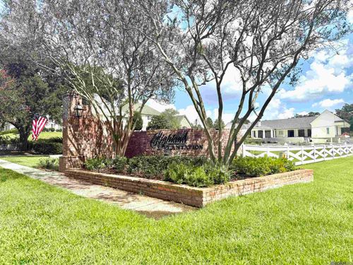 642 Plantation Ridge Ln, Saint George, LA, 70810-5052 | Card Image