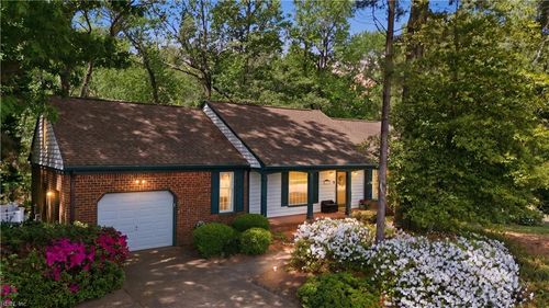 1905 Thomas Bishop Ln, Virginia Beach, VA, 23454-1122 | Card Image