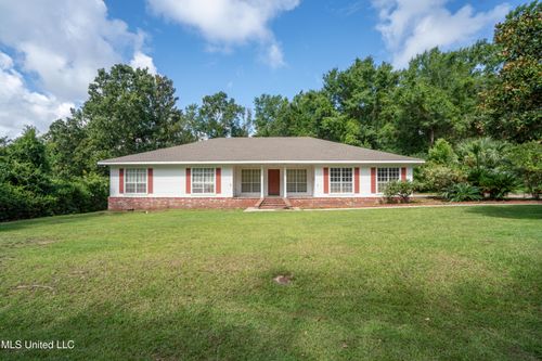 888 Manoo St, Diamondhead, MS, 39525-4219 | Card Image