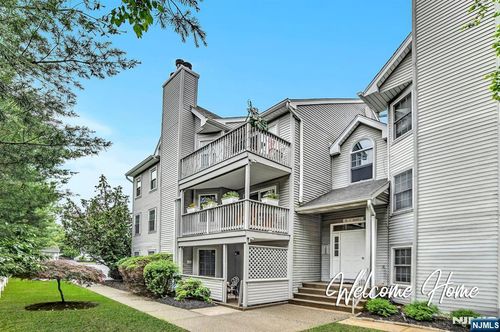 16 Quartz Ln, Paterson, NJ, 07501-3300 | Card Image