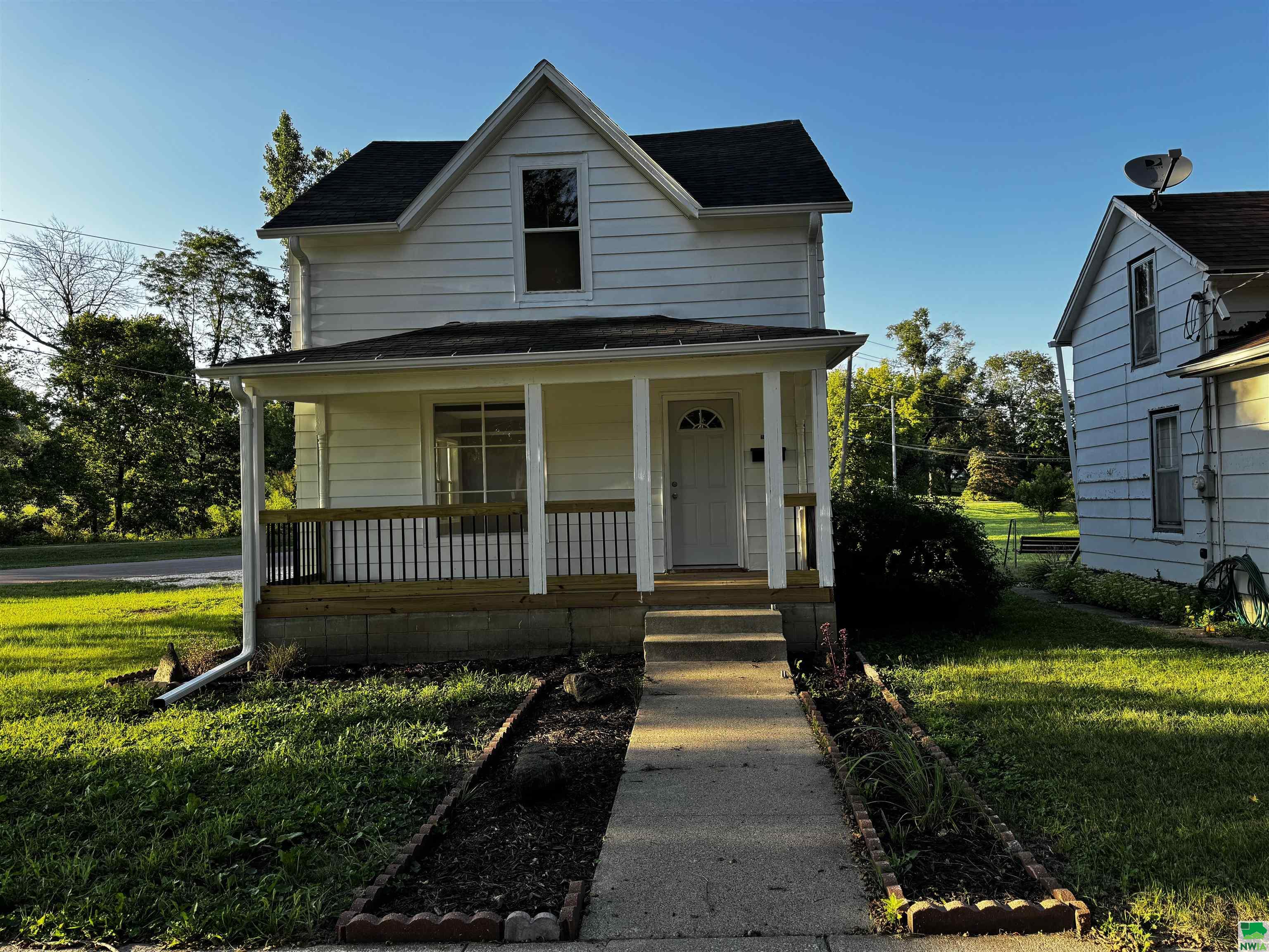 Spruce St, Cherokee, IA 51012