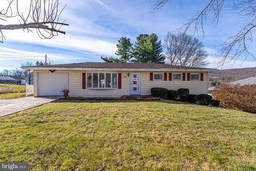 214 Albert Ave, FROSTBURG, MD, 21532-1102 | Card Image