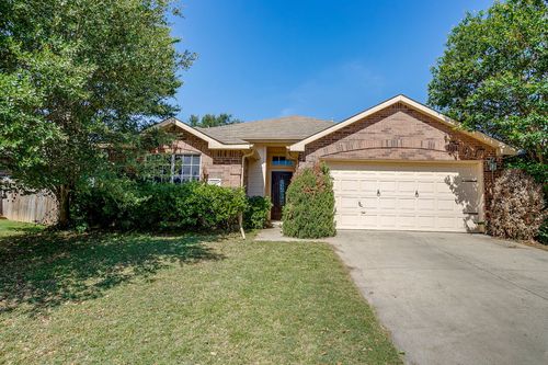 4621 Barnhill Ln, Fort Worth, TX, 76135-2533 | Card Image
