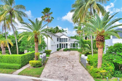 145 Biscay Dr, Bal Harbour, FL, 33154-1322 | Card Image