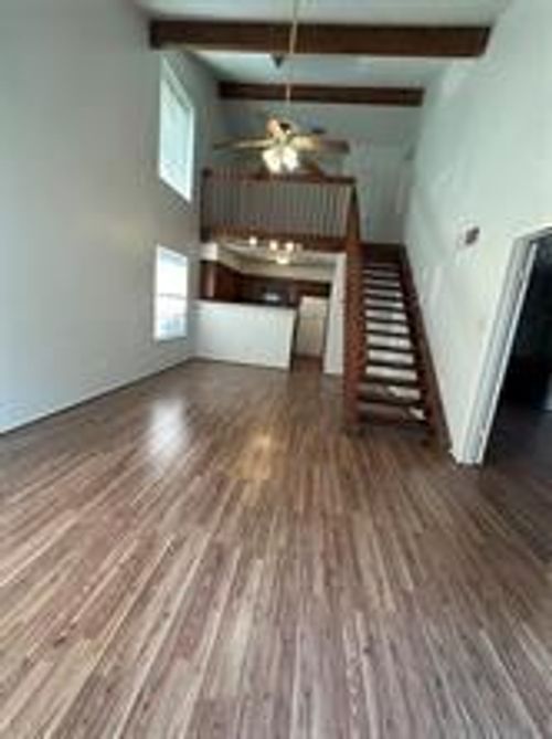 803-200 Pecan Dr, League City, TX, 77573-3676 | Card Image