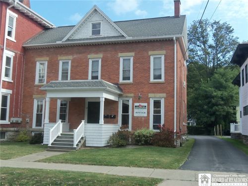 57 Temple St, Fredonia, NY, 14063-1707 | Card Image