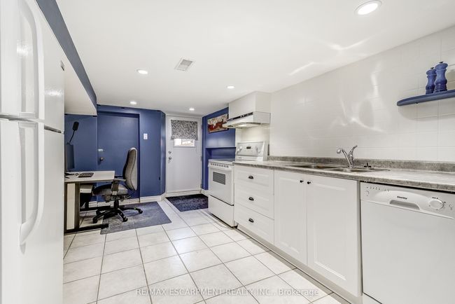 24 Ray St N, House other with 5 bedrooms, 3 bathrooms and 4 parking in Hamilton ON | Image 25