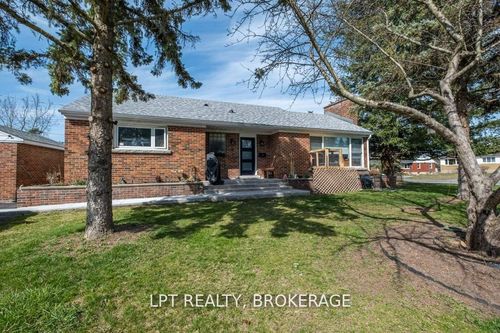 9 Elizabeth Ave, Kingston, ON, K7M3G9 | Card Image
