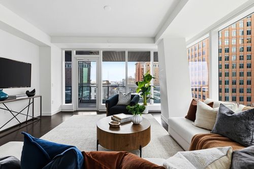 8g-150 Seaport Blvd, Boston, MA, 02210 | Card Image