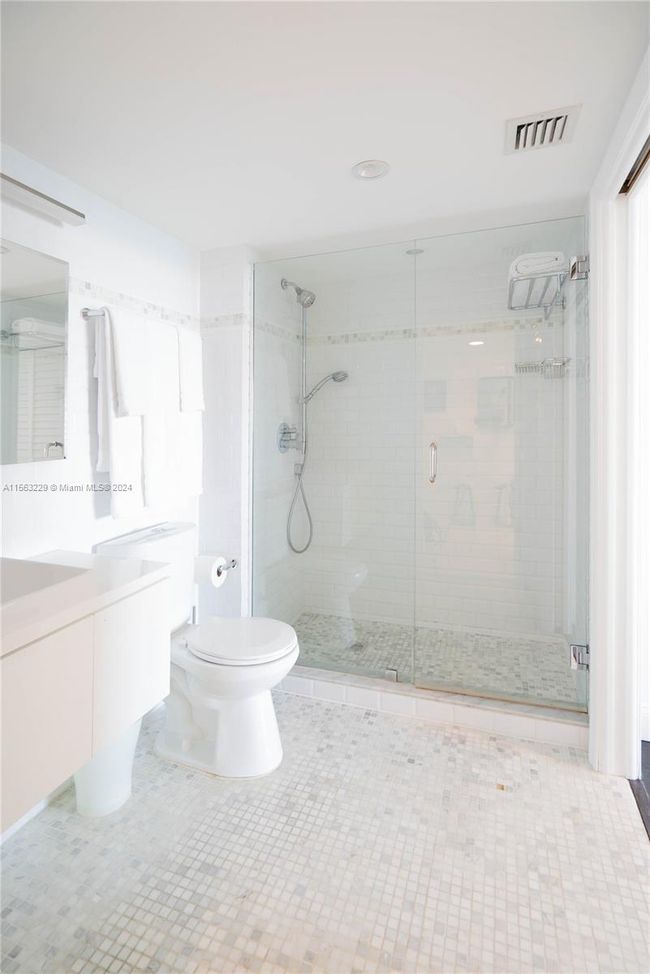 APT-1012 - 90 Alton Rd, Condo with 2 bedrooms, 2 bathrooms and null parking in Miami Beach FL | Image 13