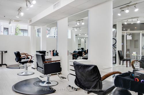 1300 Bay St, Toronto, ON, M5R3K8 | Card Image