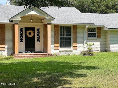 206 Lewis St, Florence, MS, 39073-9304 | Card Image