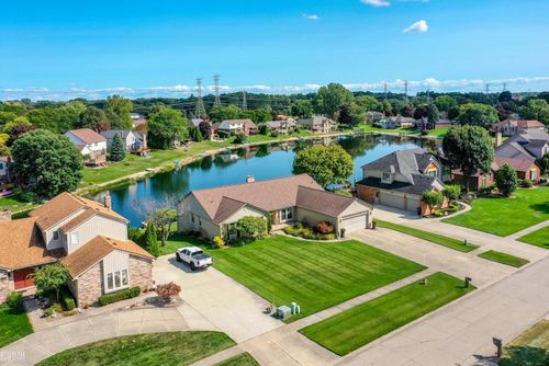 46874 Spruce Dr, Shelby Township, MI, 48315-5160 | Card Image