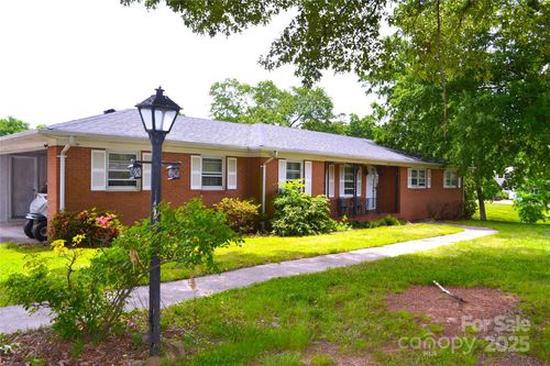 405 Wesley Heights Dr, Albemarle, NC, 28001-5633 | Card Image