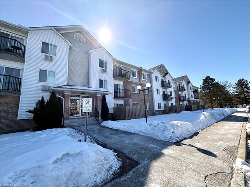 205-270 Eiwo Crt, Waterloo, ON, N2K3M6 | Card Image