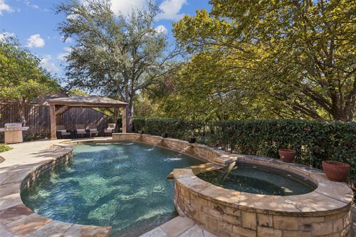 2628 Elmbrook Dr, Carrollton, TX, 75010-4242 | Card Image