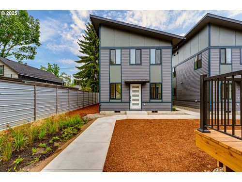 b-9 Monroe St, Eugene, OR, 97402-5017 | Card Image