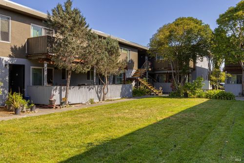 218 Edith St, Petaluma, CA, 94952-3235 | Card Image