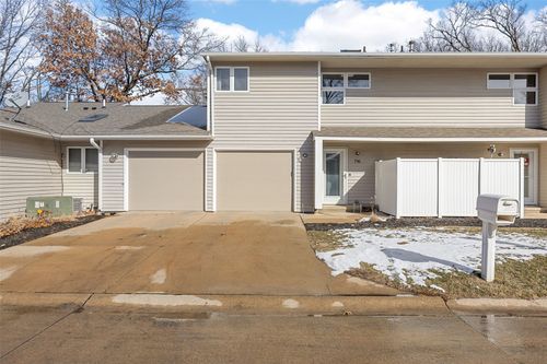 716 E Post Ct Se, Cedar Rapids, IA, 52403-2077 | Card Image