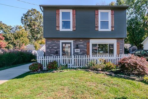 951 Shadowrow Ave, Willoughby, OH, 44094-7115 | Card Image