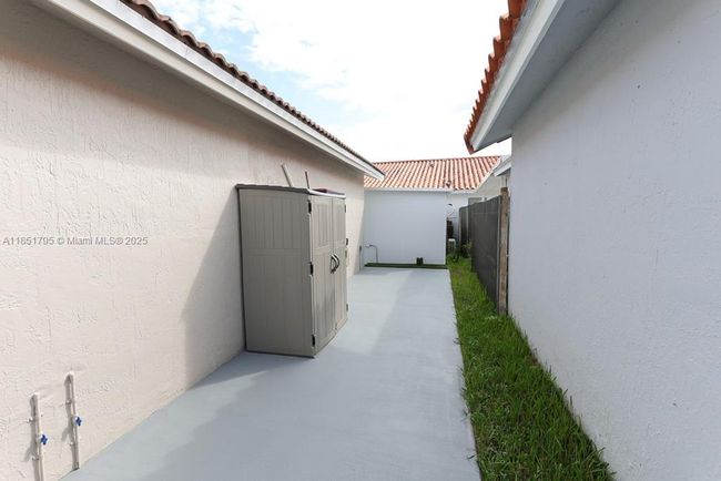 3813 Sw 149 Th Pl, House other with 4 bedrooms, 3 bathrooms and null parking in Miami FL | Image 49
