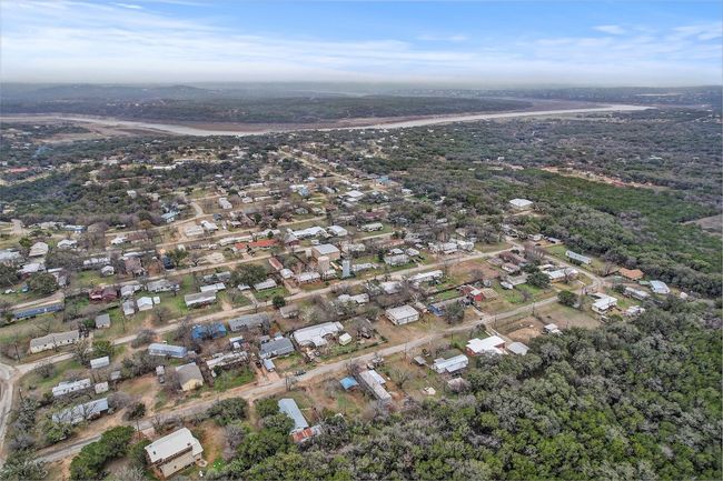 205 Singleton Dr, House other with 1 bedrooms, 1 bathrooms and 4 parking in Spicewood TX | Image 13