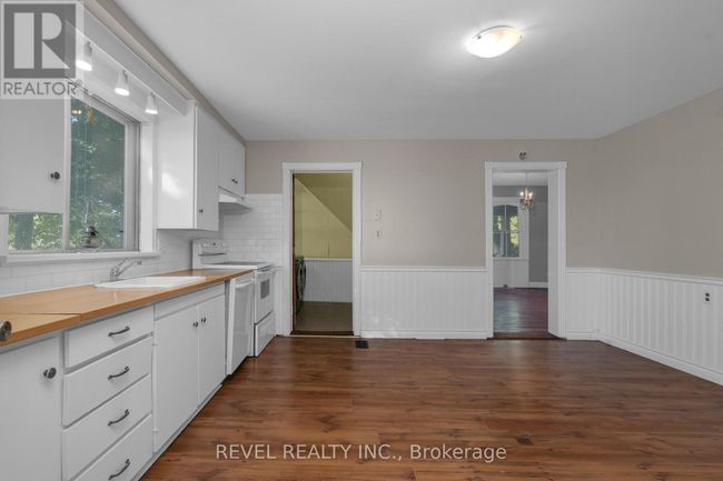 7281 9 Th Line, House other with 4 bedrooms, 2 bathrooms and 10 parking in Thornton ON | Image 9