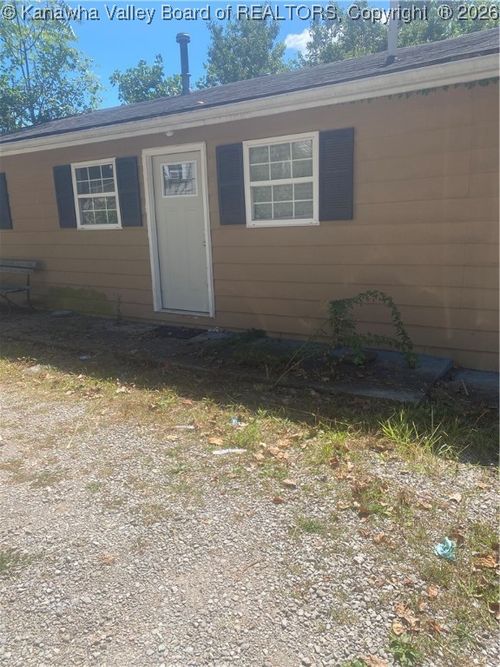 1979 Oakridge Dr, Charleston, WV, 25311-1337 | Card Image