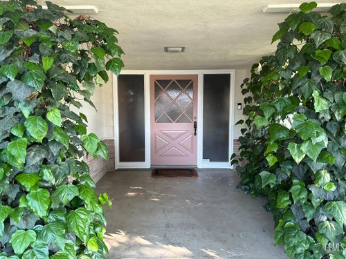 1902 Jubilee Dr, Wasco, CA, 93280-2119 | Card Image