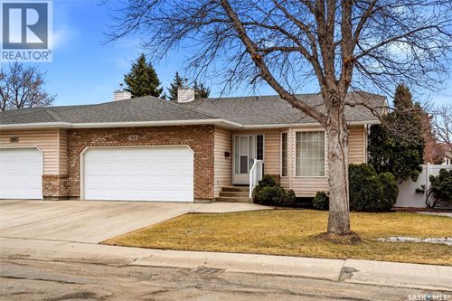915 Garry St N, Regina, SK, S4X2R6 | Card Image
