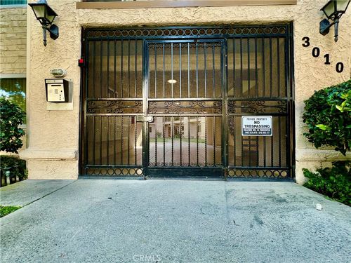 apt-33-3010 Montrose Ave, La Crescenta, CA, 91214-3670 | Card Image