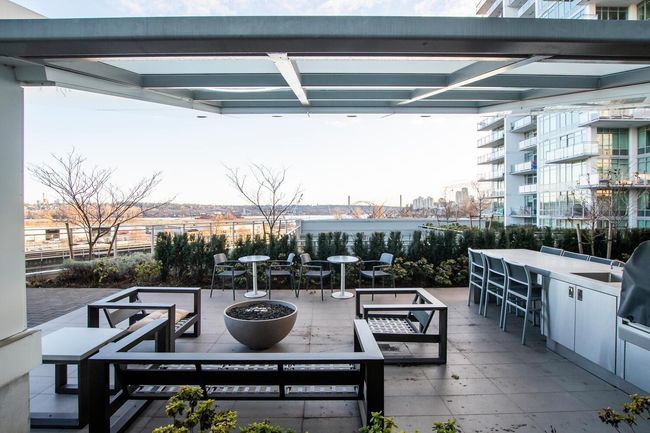 2002 - 258 Nelson's Crt, Condo with 2 bedrooms, 2 bathrooms and 1 parking in New Westminster BC | Image 34
