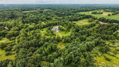 4536 Stoney Acres Ln, Highland, MI, 48357-2020 | Card Image