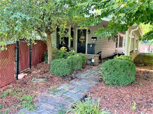 1751 Blaine Ave, Cambridge, OH, 43725-2048 | Card Image