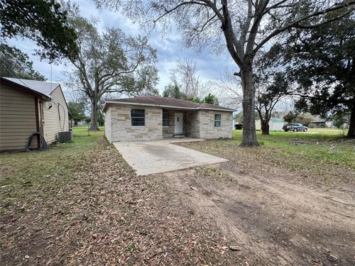 1824 Reese St, Liberty, TX, 77575-3218 | Card Image