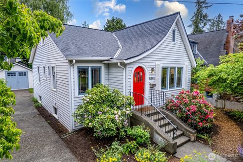 6848 31st Ave Ne, Seattle, WA, 98115-7245 | Card Image