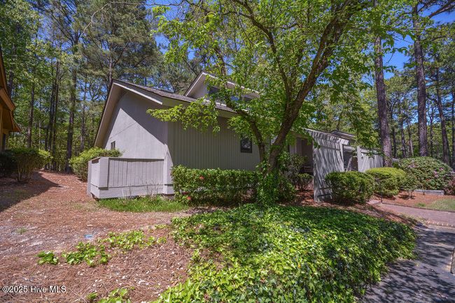 14 Village By The Lk, Townhouse with 3 bedrooms, 2 bathrooms and null parking in Southern Pines NC | Image 5