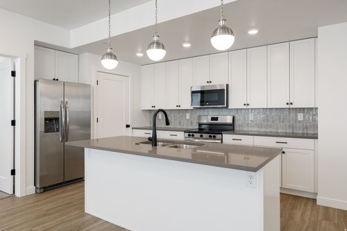 k201-221 N Cliff Side Dr, Hurricane, UT, 84737-6235 | Card Image