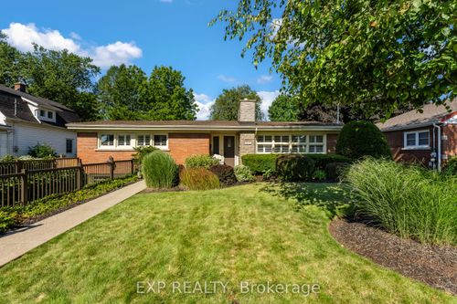 3279 Saint Patrick Avenue, Niagara Falls, ON, L2J2N3 | Card Image