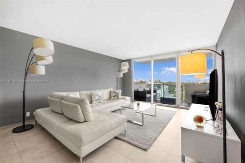 808-1200 West Ave, Miami Beach, FL, 33139 | Card Image