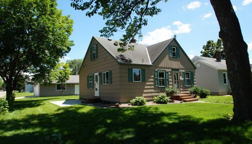 612 12th St N, Benson, MN, 56215-1212 | Card Image