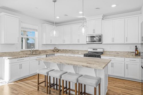 8629 Lakha Cir, Sacramento, CA, 95828-6181 | Card Image