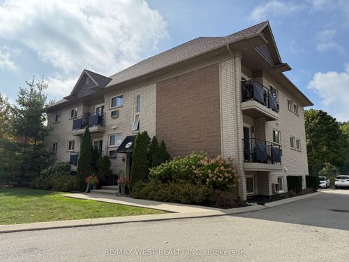 36 Willow St, Paris, ON, N3L2K6 | Card Image