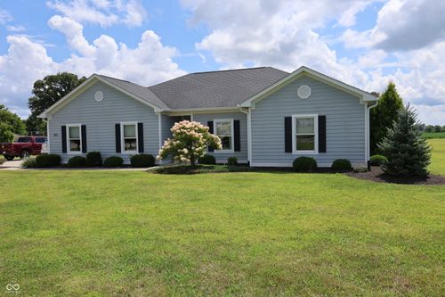 1421 E County Road 1000 S, Clayton, IN, 46118-9261 | Card Image