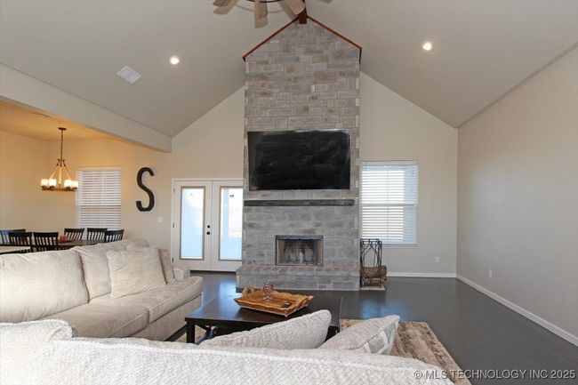 399344 1425 Dr, House other with 4 bedrooms, 3 bathrooms and null parking in Dewey OK | Image 6
