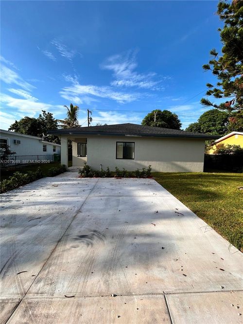2950 Nw 93rd St, Miami, FL, 33147-2967 | Card Image